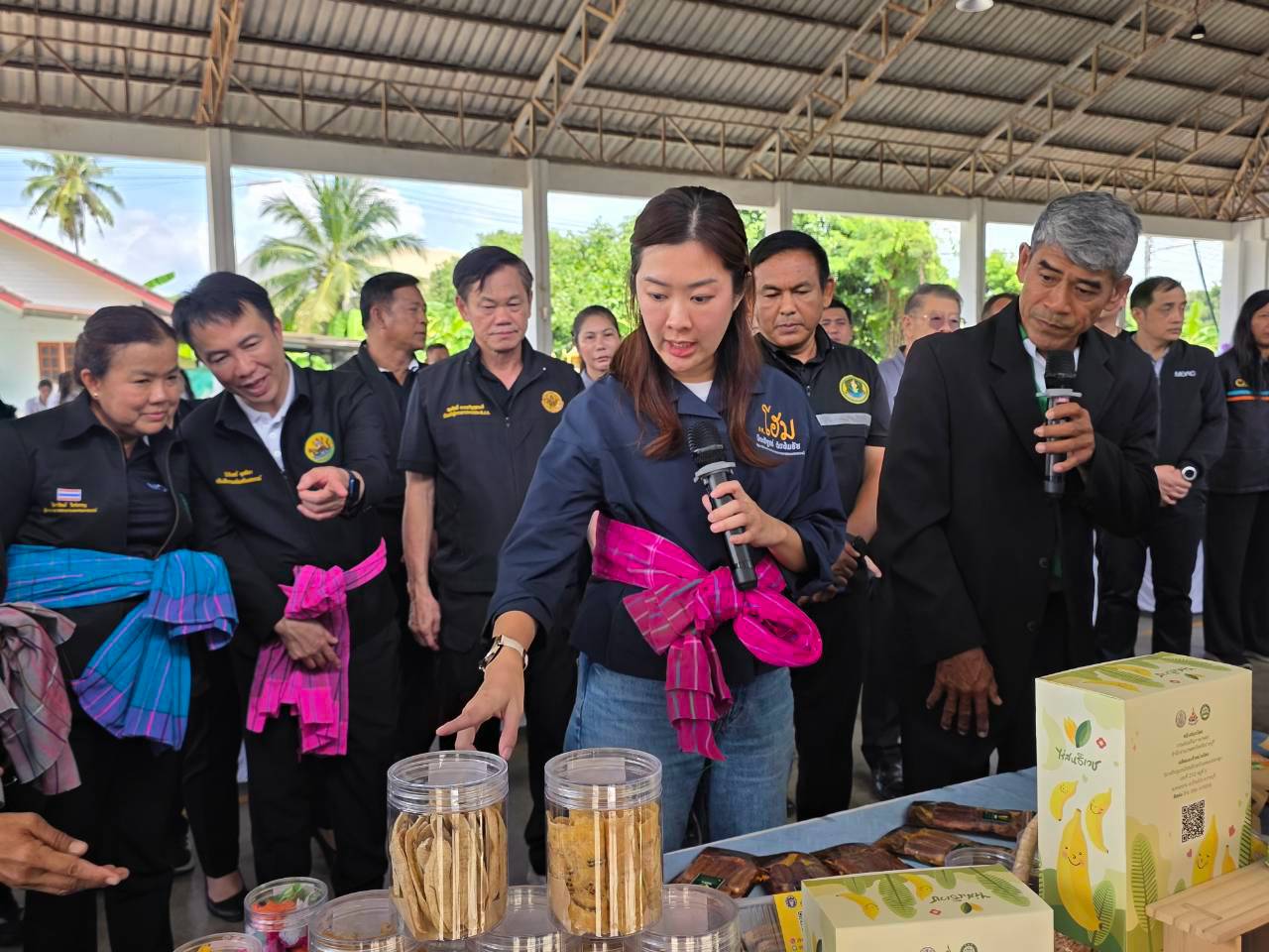 title - ส.ป.ก. ร่วมติดตามรัฐมนตรีช่วยว่าการกระทรวงเกษตรและสหกรณ์ (นางสาวปิยะรัฐชย์ ติยะไพรัช) ลงพื้นที่ตรวจราชการในจังหวัดราชบุรี
